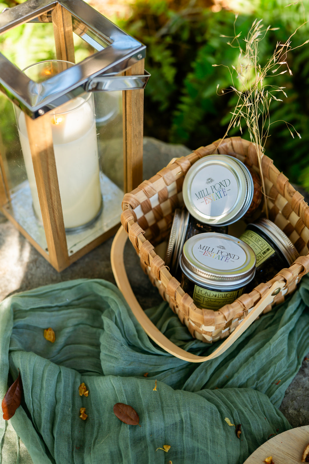 Mill Pond Candle - Woody Oak